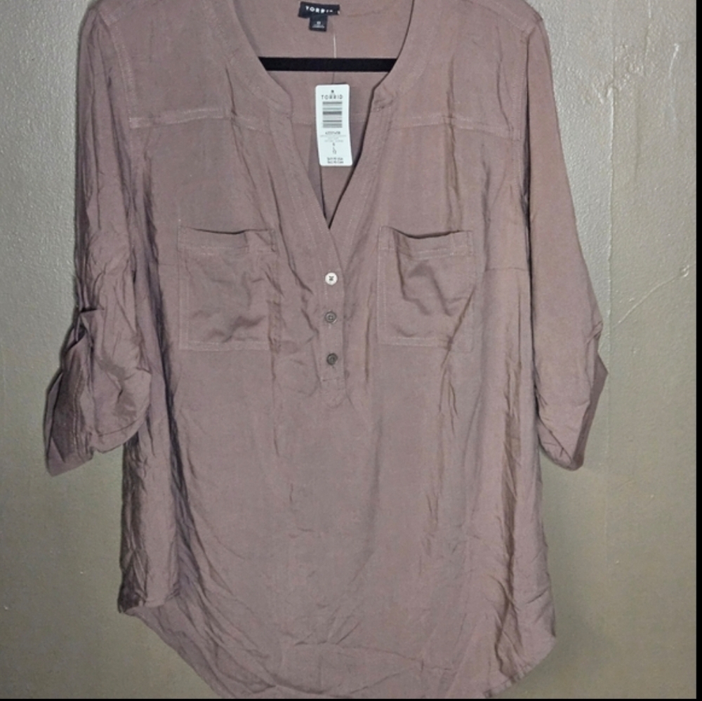 💥Sale💥NWT Torrid Women's Brown Button-Up Top - Picture 4 of 4